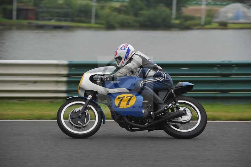 Mallory park Leicestershire;Mallory park photographs;Motorcycle action photographs;classic bikes;event digital images;eventdigitalimages;mallory park;no limits trackday;peter wileman photography;vintage bikes;vintage motorcycles;vmcc festival 1000 bikes