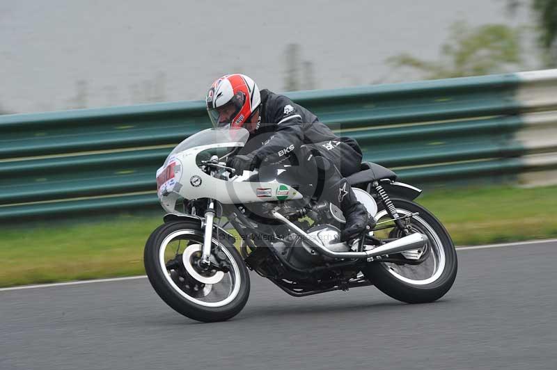 Mallory park Leicestershire;Mallory park photographs;Motorcycle action photographs;classic bikes;event digital images;eventdigitalimages;mallory park;no limits trackday;peter wileman photography;vintage bikes;vintage motorcycles;vmcc festival 1000 bikes