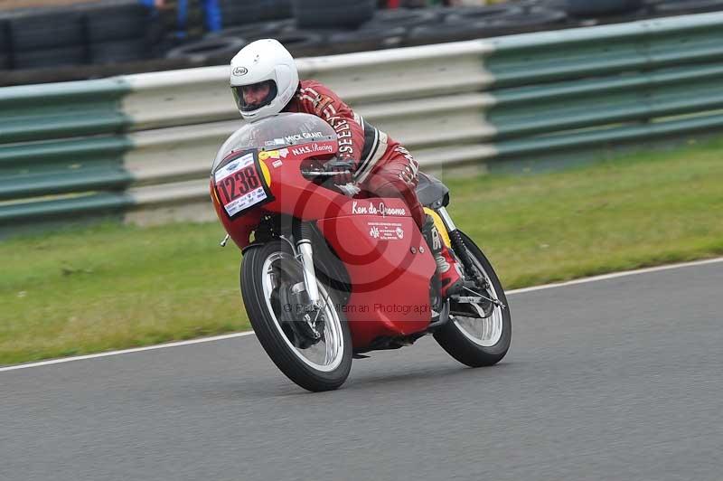 Mallory park Leicestershire;Mallory park photographs;Motorcycle action photographs;classic bikes;event digital images;eventdigitalimages;mallory park;no limits trackday;peter wileman photography;vintage bikes;vintage motorcycles;vmcc festival 1000 bikes