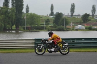 Mallory-park-Leicestershire;Mallory-park-photographs;Motorcycle-action-photographs;classic-bikes;event-digital-images;eventdigitalimages;mallory-park;no-limits-trackday;peter-wileman-photography;vintage-bikes;vintage-motorcycles;vmcc-festival-1000-bikes