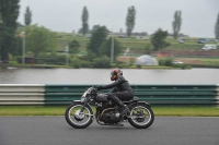 Mallory-park-Leicestershire;Mallory-park-photographs;Motorcycle-action-photographs;classic-bikes;event-digital-images;eventdigitalimages;mallory-park;no-limits-trackday;peter-wileman-photography;vintage-bikes;vintage-motorcycles;vmcc-festival-1000-bikes