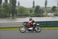 Mallory-park-Leicestershire;Mallory-park-photographs;Motorcycle-action-photographs;classic-bikes;event-digital-images;eventdigitalimages;mallory-park;no-limits-trackday;peter-wileman-photography;vintage-bikes;vintage-motorcycles;vmcc-festival-1000-bikes