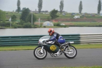 Mallory-park-Leicestershire;Mallory-park-photographs;Motorcycle-action-photographs;classic-bikes;event-digital-images;eventdigitalimages;mallory-park;no-limits-trackday;peter-wileman-photography;vintage-bikes;vintage-motorcycles;vmcc-festival-1000-bikes