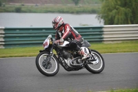 Mallory-park-Leicestershire;Mallory-park-photographs;Motorcycle-action-photographs;classic-bikes;event-digital-images;eventdigitalimages;mallory-park;no-limits-trackday;peter-wileman-photography;vintage-bikes;vintage-motorcycles;vmcc-festival-1000-bikes