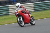 Mallory-park-Leicestershire;Mallory-park-photographs;Motorcycle-action-photographs;classic-bikes;event-digital-images;eventdigitalimages;mallory-park;no-limits-trackday;peter-wileman-photography;vintage-bikes;vintage-motorcycles;vmcc-festival-1000-bikes