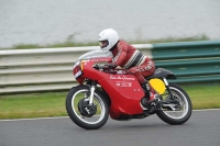Mallory-park-Leicestershire;Mallory-park-photographs;Motorcycle-action-photographs;classic-bikes;event-digital-images;eventdigitalimages;mallory-park;no-limits-trackday;peter-wileman-photography;vintage-bikes;vintage-motorcycles;vmcc-festival-1000-bikes