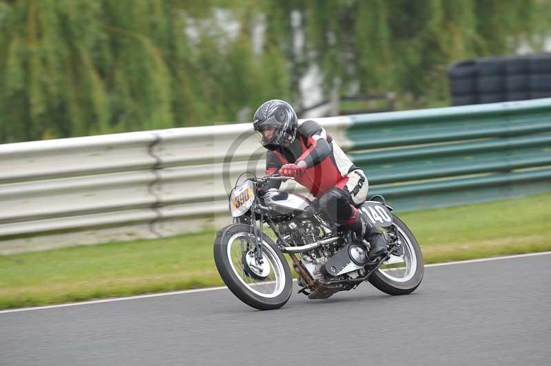 Mallory park Leicestershire;Mallory park photographs;Motorcycle action photographs;classic bikes;event digital images;eventdigitalimages;mallory park;no limits trackday;peter wileman photography;vintage bikes;vintage motorcycles;vmcc festival 1000 bikes