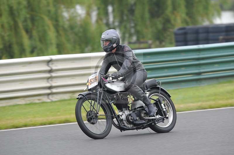 Mallory park Leicestershire;Mallory park photographs;Motorcycle action photographs;classic bikes;event digital images;eventdigitalimages;mallory park;no limits trackday;peter wileman photography;vintage bikes;vintage motorcycles;vmcc festival 1000 bikes