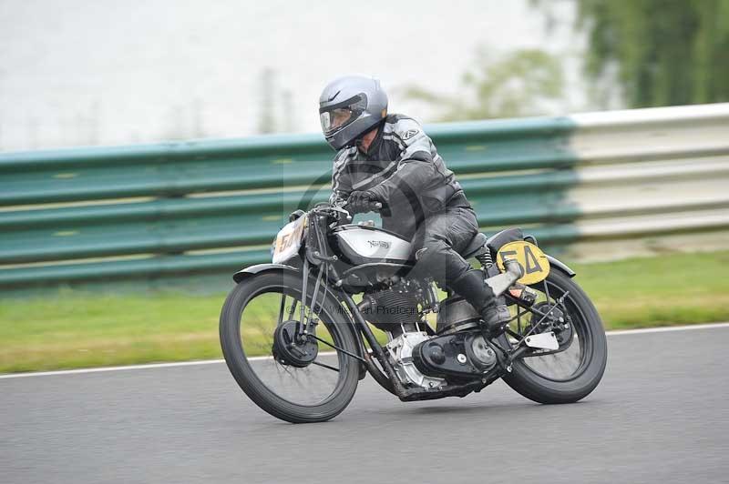 Mallory park Leicestershire;Mallory park photographs;Motorcycle action photographs;classic bikes;event digital images;eventdigitalimages;mallory park;no limits trackday;peter wileman photography;vintage bikes;vintage motorcycles;vmcc festival 1000 bikes