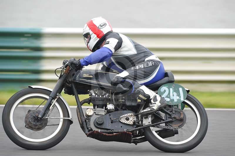 Mallory park Leicestershire;Mallory park photographs;Motorcycle action photographs;classic bikes;event digital images;eventdigitalimages;mallory park;no limits trackday;peter wileman photography;vintage bikes;vintage motorcycles;vmcc festival 1000 bikes