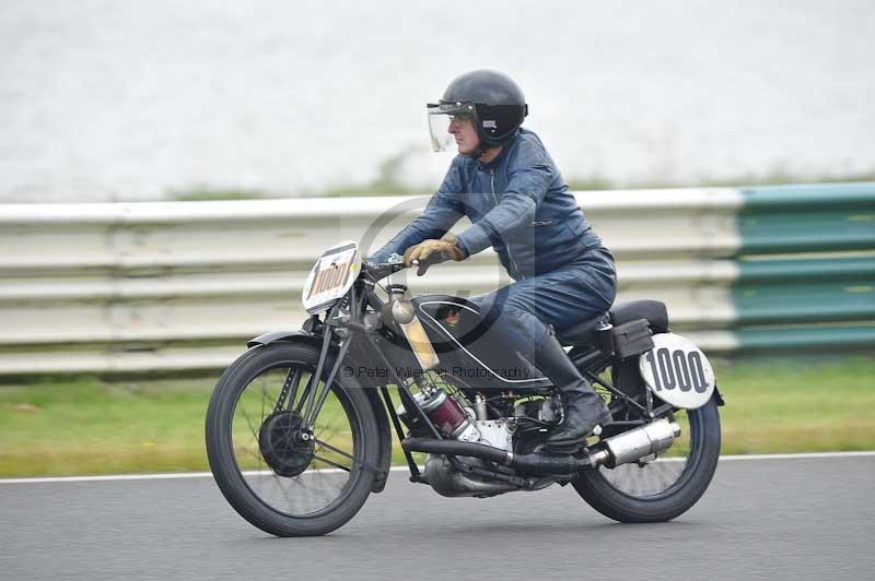 Mallory park Leicestershire;Mallory park photographs;Motorcycle action photographs;classic bikes;event digital images;eventdigitalimages;mallory park;no limits trackday;peter wileman photography;vintage bikes;vintage motorcycles;vmcc festival 1000 bikes