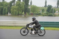 Mallory-park-Leicestershire;Mallory-park-photographs;Motorcycle-action-photographs;classic-bikes;event-digital-images;eventdigitalimages;mallory-park;no-limits-trackday;peter-wileman-photography;vintage-bikes;vintage-motorcycles;vmcc-festival-1000-bikes