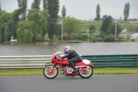 Mallory-park-Leicestershire;Mallory-park-photographs;Motorcycle-action-photographs;classic-bikes;event-digital-images;eventdigitalimages;mallory-park;no-limits-trackday;peter-wileman-photography;vintage-bikes;vintage-motorcycles;vmcc-festival-1000-bikes