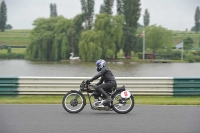 Mallory-park-Leicestershire;Mallory-park-photographs;Motorcycle-action-photographs;classic-bikes;event-digital-images;eventdigitalimages;mallory-park;no-limits-trackday;peter-wileman-photography;vintage-bikes;vintage-motorcycles;vmcc-festival-1000-bikes