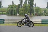 Mallory-park-Leicestershire;Mallory-park-photographs;Motorcycle-action-photographs;classic-bikes;event-digital-images;eventdigitalimages;mallory-park;no-limits-trackday;peter-wileman-photography;vintage-bikes;vintage-motorcycles;vmcc-festival-1000-bikes