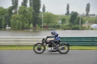 Mallory-park-Leicestershire;Mallory-park-photographs;Motorcycle-action-photographs;classic-bikes;event-digital-images;eventdigitalimages;mallory-park;no-limits-trackday;peter-wileman-photography;vintage-bikes;vintage-motorcycles;vmcc-festival-1000-bikes