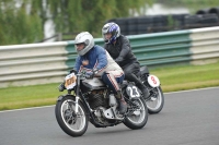 Mallory-park-Leicestershire;Mallory-park-photographs;Motorcycle-action-photographs;classic-bikes;event-digital-images;eventdigitalimages;mallory-park;no-limits-trackday;peter-wileman-photography;vintage-bikes;vintage-motorcycles;vmcc-festival-1000-bikes