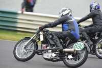 Mallory-park-Leicestershire;Mallory-park-photographs;Motorcycle-action-photographs;classic-bikes;event-digital-images;eventdigitalimages;mallory-park;no-limits-trackday;peter-wileman-photography;vintage-bikes;vintage-motorcycles;vmcc-festival-1000-bikes