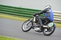 Mallory-park-Leicestershire;Mallory-park-photographs;Motorcycle-action-photographs;classic-bikes;event-digital-images;eventdigitalimages;mallory-park;no-limits-trackday;peter-wileman-photography;vintage-bikes;vintage-motorcycles;vmcc-festival-1000-bikes