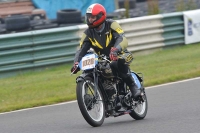 Mallory-park-Leicestershire;Mallory-park-photographs;Motorcycle-action-photographs;classic-bikes;event-digital-images;eventdigitalimages;mallory-park;no-limits-trackday;peter-wileman-photography;vintage-bikes;vintage-motorcycles;vmcc-festival-1000-bikes