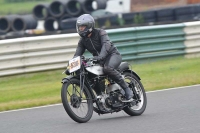 Mallory-park-Leicestershire;Mallory-park-photographs;Motorcycle-action-photographs;classic-bikes;event-digital-images;eventdigitalimages;mallory-park;no-limits-trackday;peter-wileman-photography;vintage-bikes;vintage-motorcycles;vmcc-festival-1000-bikes