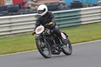 Mallory-park-Leicestershire;Mallory-park-photographs;Motorcycle-action-photographs;classic-bikes;event-digital-images;eventdigitalimages;mallory-park;no-limits-trackday;peter-wileman-photography;vintage-bikes;vintage-motorcycles;vmcc-festival-1000-bikes