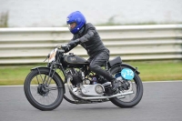 Mallory-park-Leicestershire;Mallory-park-photographs;Motorcycle-action-photographs;classic-bikes;event-digital-images;eventdigitalimages;mallory-park;no-limits-trackday;peter-wileman-photography;vintage-bikes;vintage-motorcycles;vmcc-festival-1000-bikes