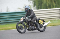 Mallory-park-Leicestershire;Mallory-park-photographs;Motorcycle-action-photographs;classic-bikes;event-digital-images;eventdigitalimages;mallory-park;no-limits-trackday;peter-wileman-photography;vintage-bikes;vintage-motorcycles;vmcc-festival-1000-bikes