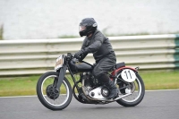 Mallory-park-Leicestershire;Mallory-park-photographs;Motorcycle-action-photographs;classic-bikes;event-digital-images;eventdigitalimages;mallory-park;no-limits-trackday;peter-wileman-photography;vintage-bikes;vintage-motorcycles;vmcc-festival-1000-bikes