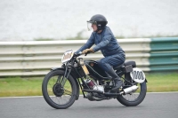 Mallory-park-Leicestershire;Mallory-park-photographs;Motorcycle-action-photographs;classic-bikes;event-digital-images;eventdigitalimages;mallory-park;no-limits-trackday;peter-wileman-photography;vintage-bikes;vintage-motorcycles;vmcc-festival-1000-bikes