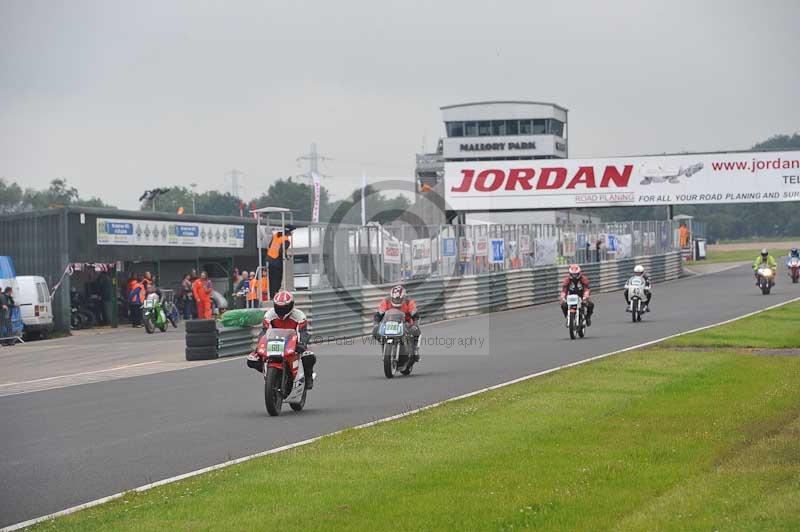 Mallory park Leicestershire;Mallory park photographs;Motorcycle action photographs;classic bikes;event digital images;eventdigitalimages;mallory park;no limits trackday;peter wileman photography;vintage bikes;vintage motorcycles;vmcc festival 1000 bikes