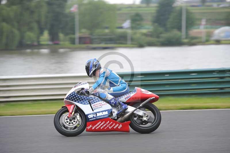 Mallory park Leicestershire;Mallory park photographs;Motorcycle action photographs;classic bikes;event digital images;eventdigitalimages;mallory park;no limits trackday;peter wileman photography;vintage bikes;vintage motorcycles;vmcc festival 1000 bikes