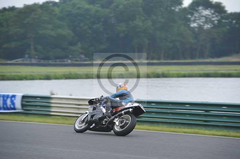 Mallory park Leicestershire;Mallory park photographs;Motorcycle action photographs;classic bikes;event digital images;eventdigitalimages;mallory park;no limits trackday;peter wileman photography;vintage bikes;vintage motorcycles;vmcc festival 1000 bikes