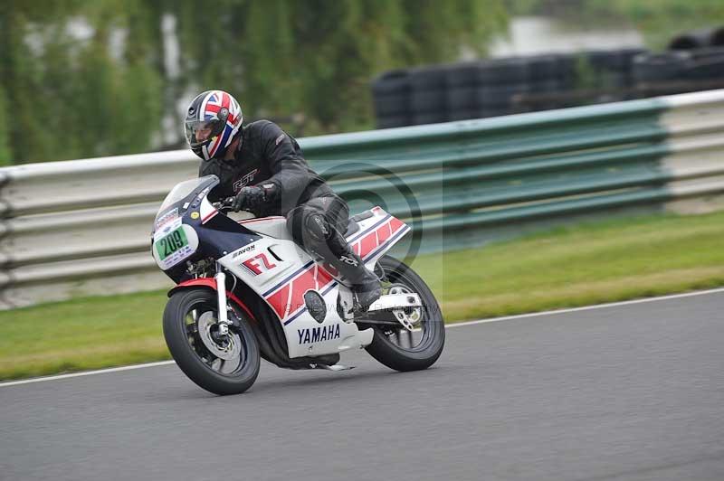 Mallory park Leicestershire;Mallory park photographs;Motorcycle action photographs;classic bikes;event digital images;eventdigitalimages;mallory park;no limits trackday;peter wileman photography;vintage bikes;vintage motorcycles;vmcc festival 1000 bikes