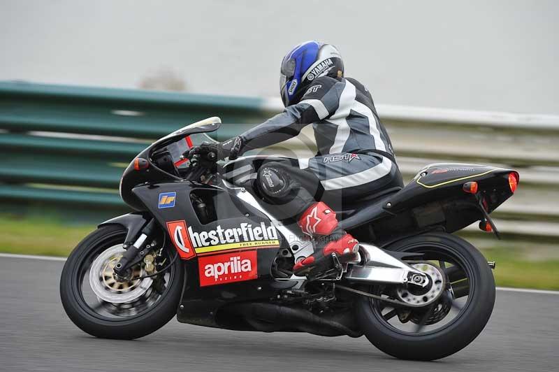 Mallory park Leicestershire;Mallory park photographs;Motorcycle action photographs;classic bikes;event digital images;eventdigitalimages;mallory park;no limits trackday;peter wileman photography;vintage bikes;vintage motorcycles;vmcc festival 1000 bikes