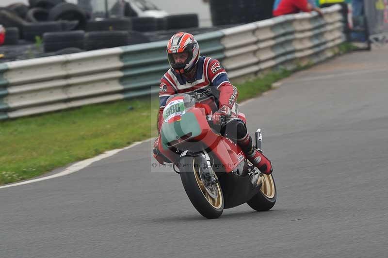 Mallory park Leicestershire;Mallory park photographs;Motorcycle action photographs;classic bikes;event digital images;eventdigitalimages;mallory park;no limits trackday;peter wileman photography;vintage bikes;vintage motorcycles;vmcc festival 1000 bikes