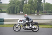 Mallory-park-Leicestershire;Mallory-park-photographs;Motorcycle-action-photographs;classic-bikes;event-digital-images;eventdigitalimages;mallory-park;no-limits-trackday;peter-wileman-photography;vintage-bikes;vintage-motorcycles;vmcc-festival-1000-bikes