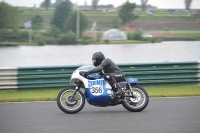 Mallory-park-Leicestershire;Mallory-park-photographs;Motorcycle-action-photographs;classic-bikes;event-digital-images;eventdigitalimages;mallory-park;no-limits-trackday;peter-wileman-photography;vintage-bikes;vintage-motorcycles;vmcc-festival-1000-bikes