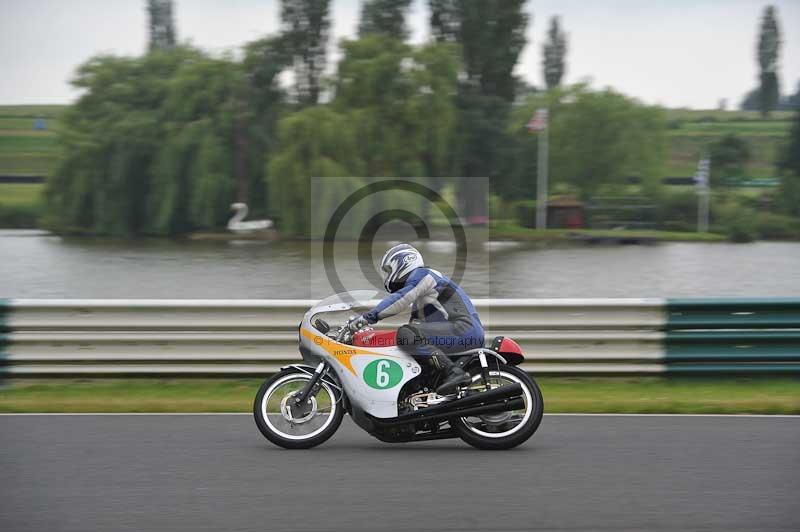 Mallory park Leicestershire;Mallory park photographs;Motorcycle action photographs;classic bikes;event digital images;eventdigitalimages;mallory park;no limits trackday;peter wileman photography;vintage bikes;vintage motorcycles;vmcc festival 1000 bikes