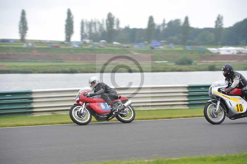 Mallory park Leicestershire;Mallory park photographs;Motorcycle action photographs;classic bikes;event digital images;eventdigitalimages;mallory park;no limits trackday;peter wileman photography;vintage bikes;vintage motorcycles;vmcc festival 1000 bikes