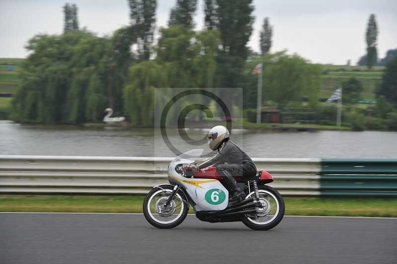 Mallory park Leicestershire;Mallory park photographs;Motorcycle action photographs;classic bikes;event digital images;eventdigitalimages;mallory park;no limits trackday;peter wileman photography;vintage bikes;vintage motorcycles;vmcc festival 1000 bikes