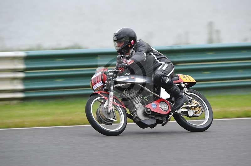 Mallory park Leicestershire;Mallory park photographs;Motorcycle action photographs;classic bikes;event digital images;eventdigitalimages;mallory park;no limits trackday;peter wileman photography;vintage bikes;vintage motorcycles;vmcc festival 1000 bikes