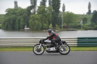 Mallory-park-Leicestershire;Mallory-park-photographs;Motorcycle-action-photographs;classic-bikes;event-digital-images;eventdigitalimages;mallory-park;no-limits-trackday;peter-wileman-photography;vintage-bikes;vintage-motorcycles;vmcc-festival-1000-bikes