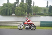 Mallory-park-Leicestershire;Mallory-park-photographs;Motorcycle-action-photographs;classic-bikes;event-digital-images;eventdigitalimages;mallory-park;no-limits-trackday;peter-wileman-photography;vintage-bikes;vintage-motorcycles;vmcc-festival-1000-bikes