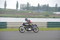 Mallory-park-Leicestershire;Mallory-park-photographs;Motorcycle-action-photographs;classic-bikes;event-digital-images;eventdigitalimages;mallory-park;no-limits-trackday;peter-wileman-photography;vintage-bikes;vintage-motorcycles;vmcc-festival-1000-bikes