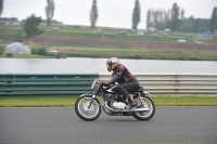 Mallory-park-Leicestershire;Mallory-park-photographs;Motorcycle-action-photographs;classic-bikes;event-digital-images;eventdigitalimages;mallory-park;no-limits-trackday;peter-wileman-photography;vintage-bikes;vintage-motorcycles;vmcc-festival-1000-bikes