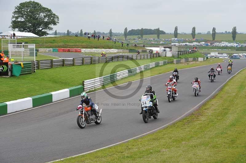 Mallory park Leicestershire;Mallory park photographs;Motorcycle action photographs;classic bikes;event digital images;eventdigitalimages;mallory park;no limits trackday;peter wileman photography;vintage bikes;vintage motorcycles;vmcc festival 1000 bikes
