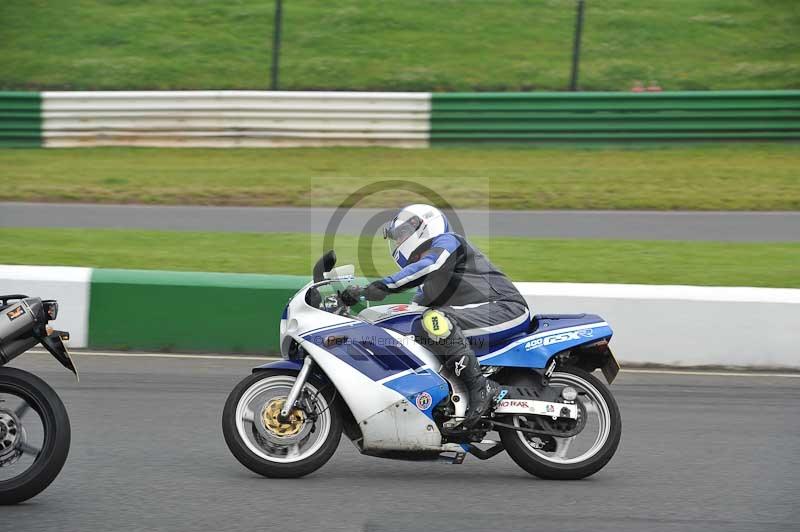Mallory park Leicestershire;Mallory park photographs;Motorcycle action photographs;classic bikes;event digital images;eventdigitalimages;mallory park;no limits trackday;peter wileman photography;vintage bikes;vintage motorcycles;vmcc festival 1000 bikes