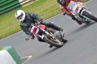 Mallory-park-Leicestershire;Mallory-park-photographs;Motorcycle-action-photographs;classic-bikes;event-digital-images;eventdigitalimages;mallory-park;no-limits-trackday;peter-wileman-photography;vintage-bikes;vintage-motorcycles;vmcc-festival-1000-bikes