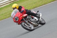 Mallory-park-Leicestershire;Mallory-park-photographs;Motorcycle-action-photographs;classic-bikes;event-digital-images;eventdigitalimages;mallory-park;no-limits-trackday;peter-wileman-photography;vintage-bikes;vintage-motorcycles;vmcc-festival-1000-bikes